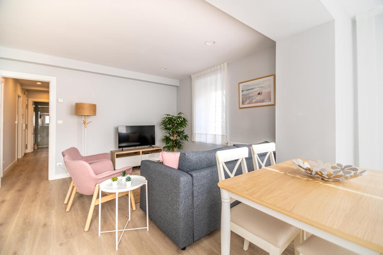 Villa Marta - Apartamentos Centricos Junto Al Mar Кастро-Урдиалес Екстериор снимка