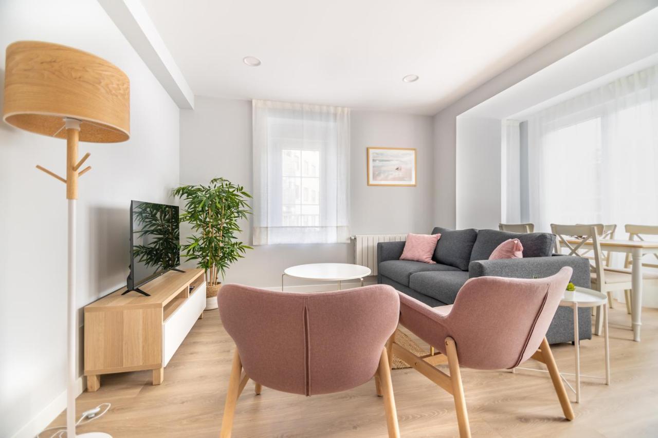 Villa Marta - Apartamentos Centricos Junto Al Mar Кастро-Урдиалес Екстериор снимка