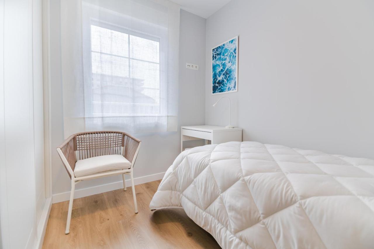 Villa Marta - Apartamentos Centricos Junto Al Mar Кастро-Урдиалес Екстериор снимка