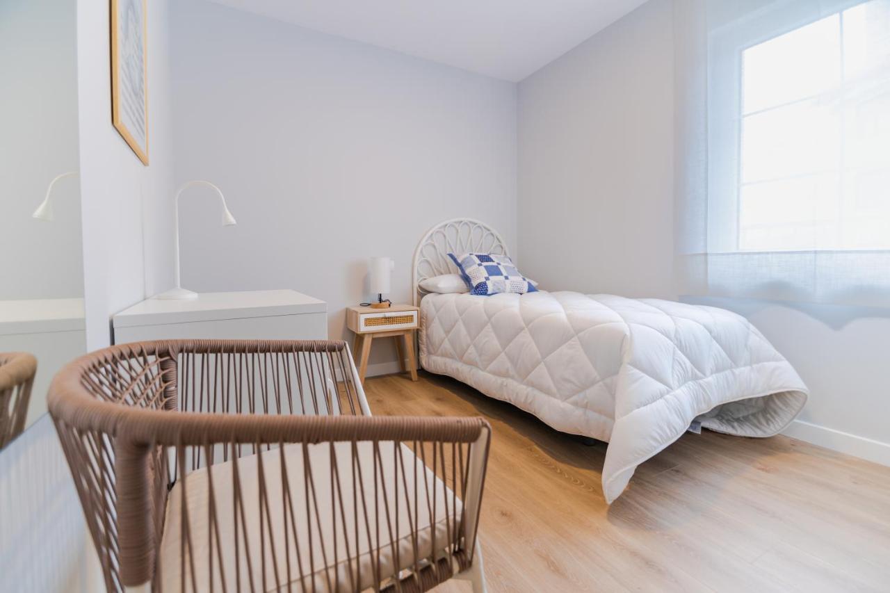 Villa Marta - Apartamentos Centricos Junto Al Mar Кастро-Урдиалес Екстериор снимка