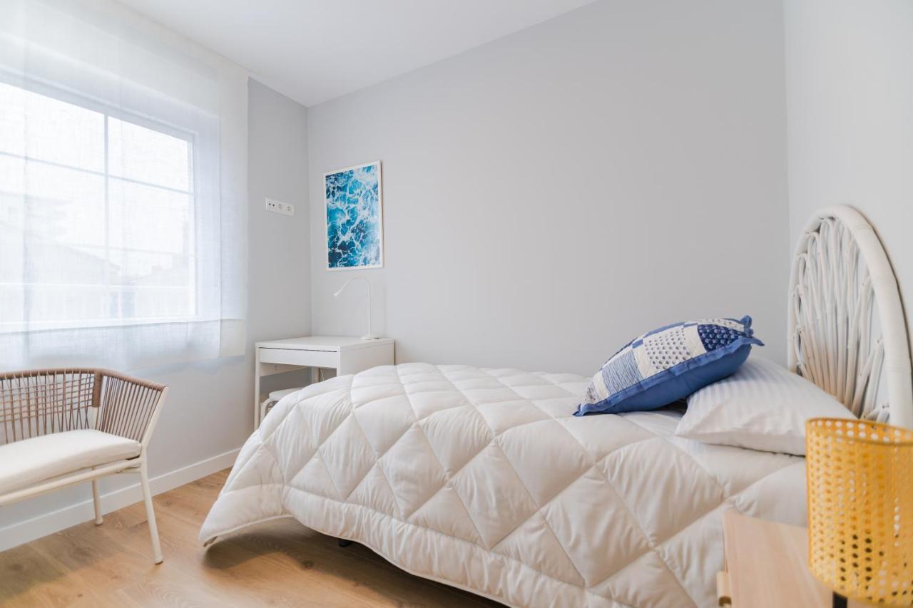 Villa Marta - Apartamentos Centricos Junto Al Mar Кастро-Урдиалес Екстериор снимка