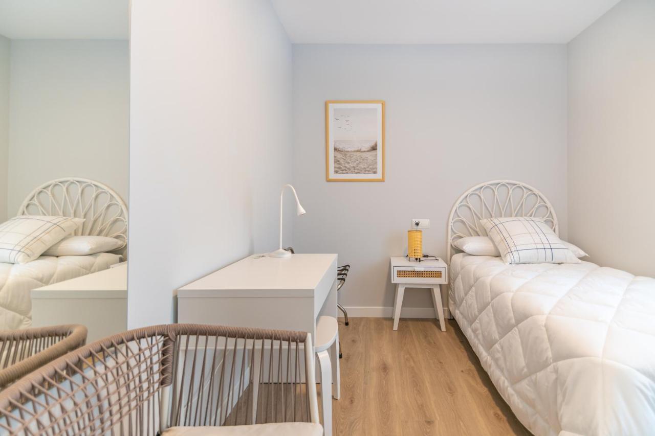 Villa Marta - Apartamentos Centricos Junto Al Mar Кастро-Урдиалес Екстериор снимка