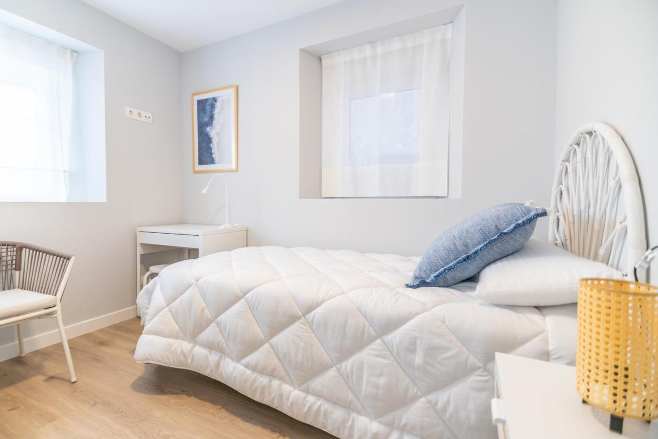 Villa Marta - Apartamentos Centricos Junto Al Mar Кастро-Урдиалес Екстериор снимка