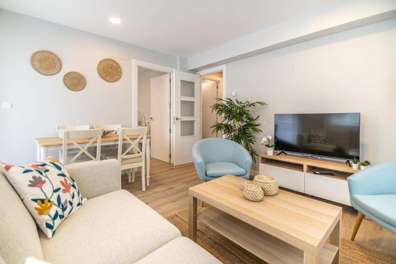 Villa Marta - Apartamentos Centricos Junto Al Mar Кастро-Урдиалес Екстериор снимка