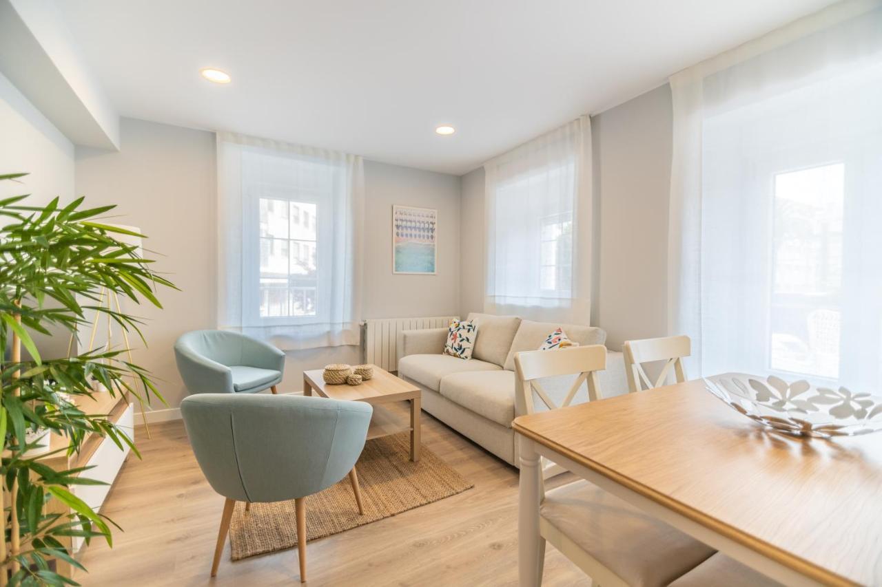 Villa Marta - Apartamentos Centricos Junto Al Mar Кастро-Урдиалес Екстериор снимка