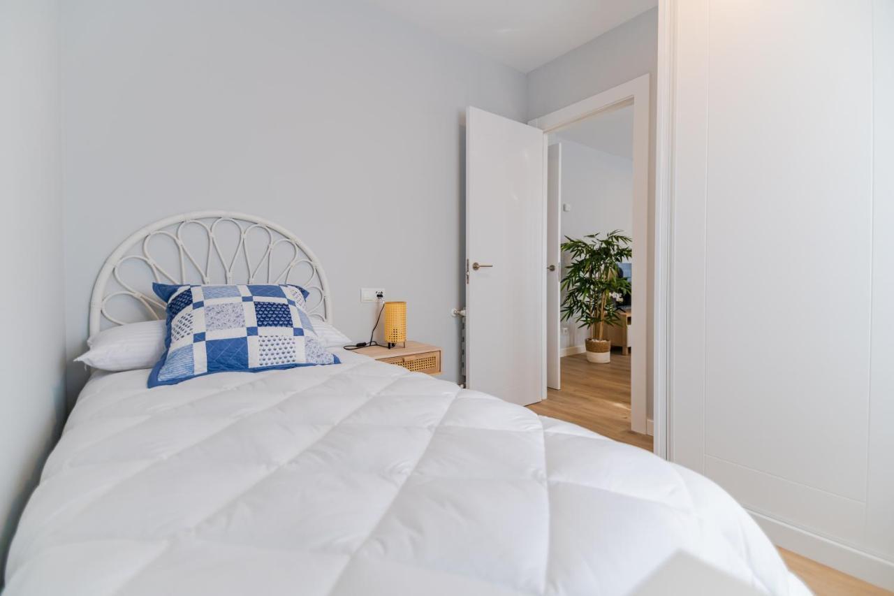 Villa Marta - Apartamentos Centricos Junto Al Mar Кастро-Урдиалес Екстериор снимка