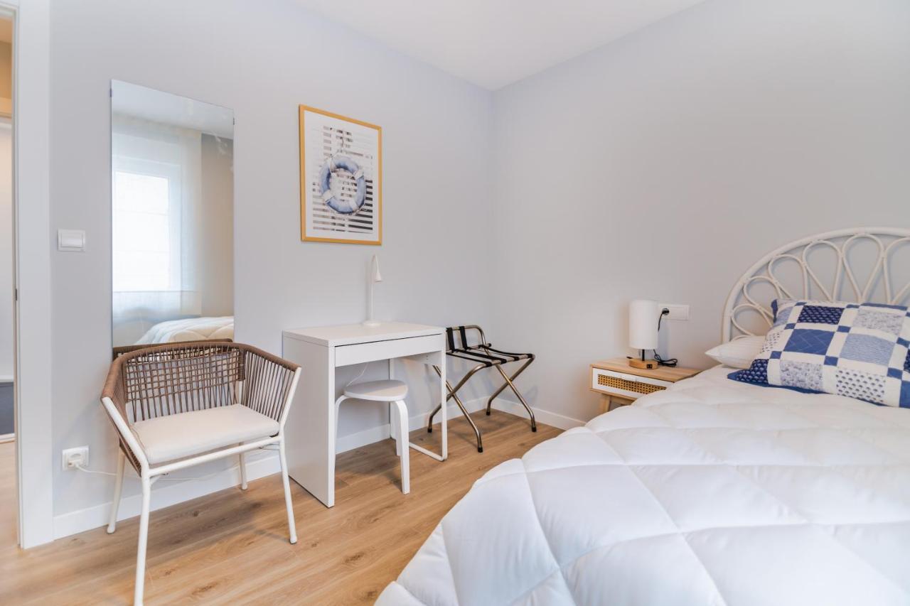 Villa Marta - Apartamentos Centricos Junto Al Mar Кастро-Урдиалес Екстериор снимка