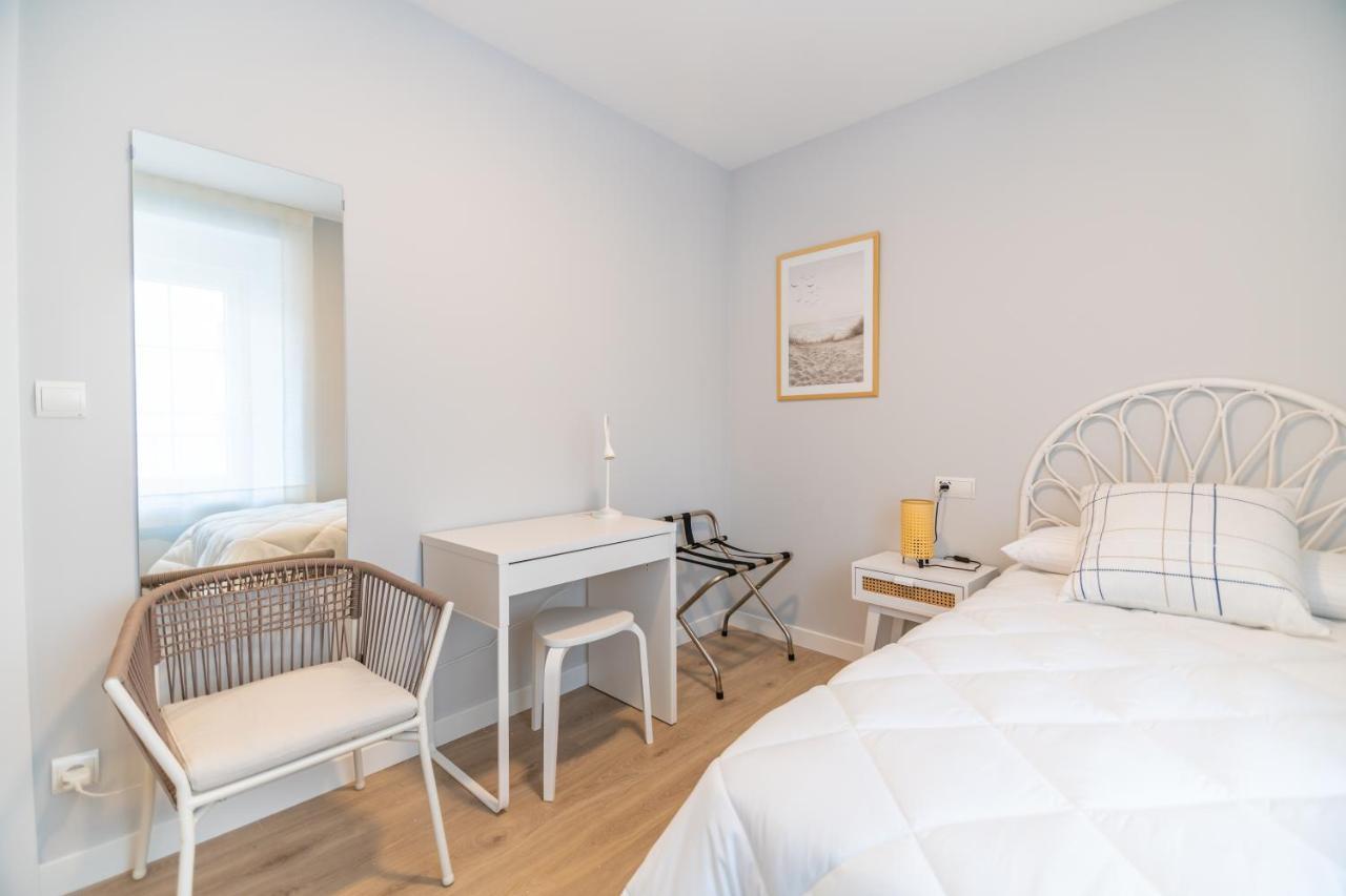 Villa Marta - Apartamentos Centricos Junto Al Mar Кастро-Урдиалес Екстериор снимка
